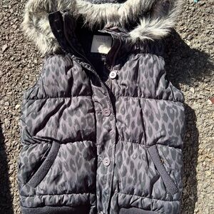 77 kids size extra large 14 leopard vest